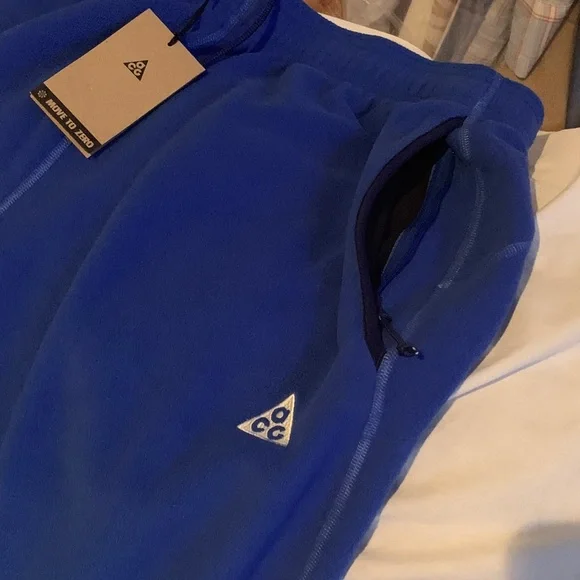 Nike
ACG Wolf Tree
Fleece
Sweatpants - Picture 8 of 16